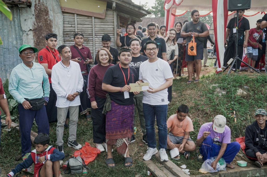 Sekda Adi Arnawa Buka Lomba Mancing Air Deras STT Adnya Putra Br. Taman